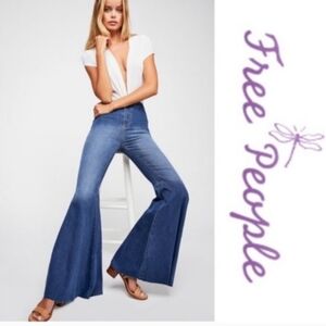 We the Free Light Wash Just Float On Flare Jeans Size 32